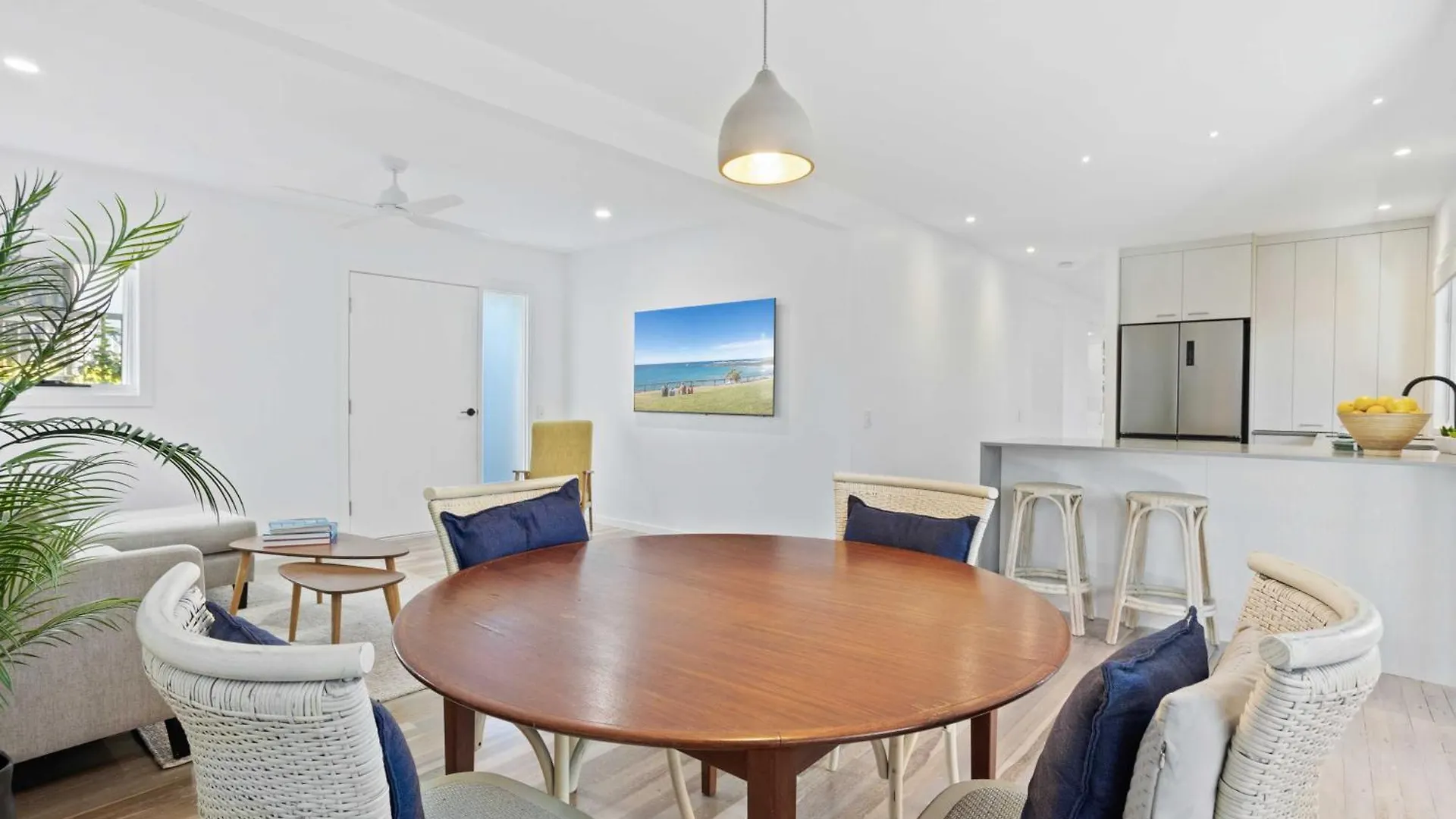 Mermaid Beachside Apartment - Direct Beach Access Голд-Кост Австралия