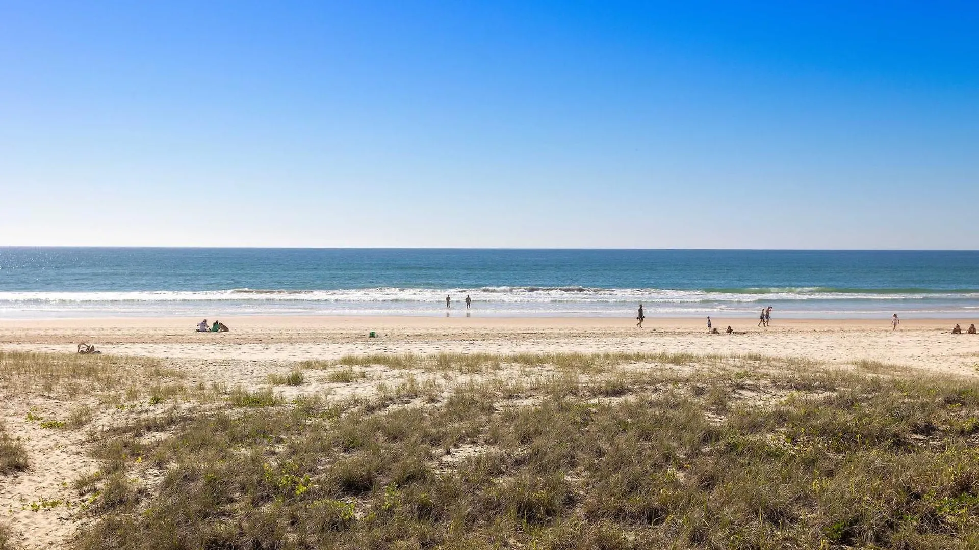 Mermaid Beachside Apartment - Direct Beach Access Голд-Кост