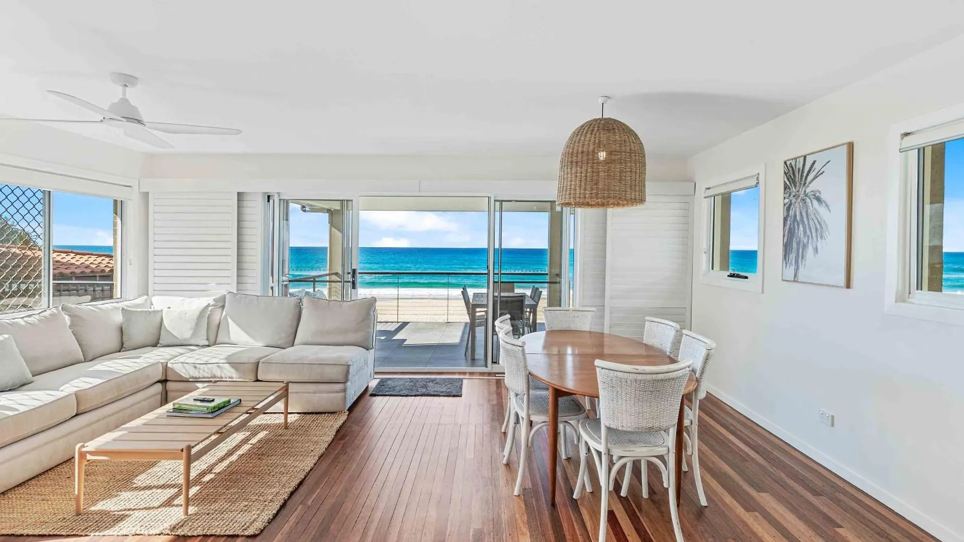 Mermaid Beachside Apartment - Direct Beach Access Голд-Кост