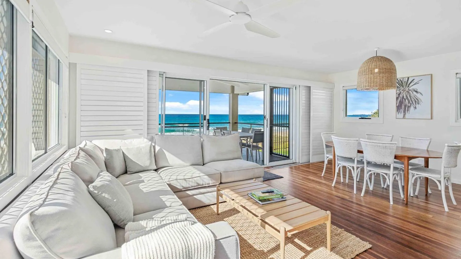 Mermaid Beachside Apartment - Direct Beach Access Голд-Кост